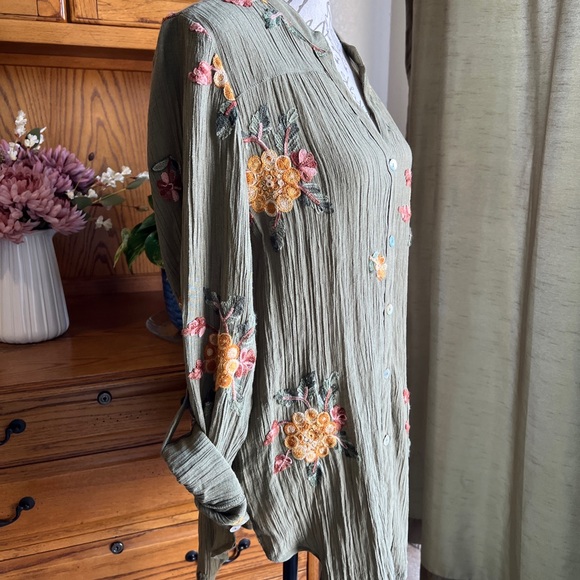 Fig and Flower Olive Green Embroidered Button-Up Long Sleeve Blouse Tunic - Picture 6 of 10